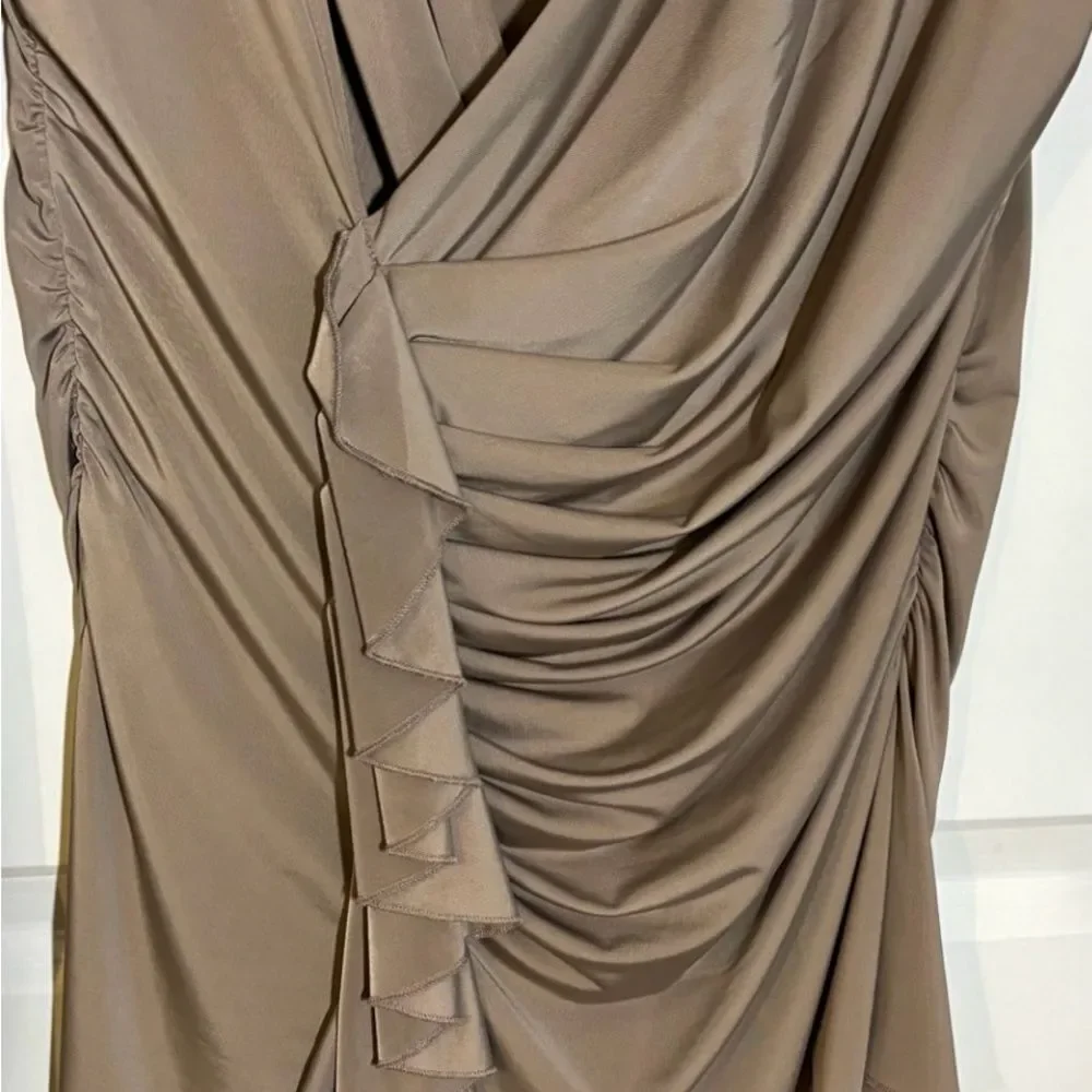 Carmen Marc Valvo Club Bodycon Brow Gray / Taupe Deep V Top Medium Wedding - Picture 8 of 11